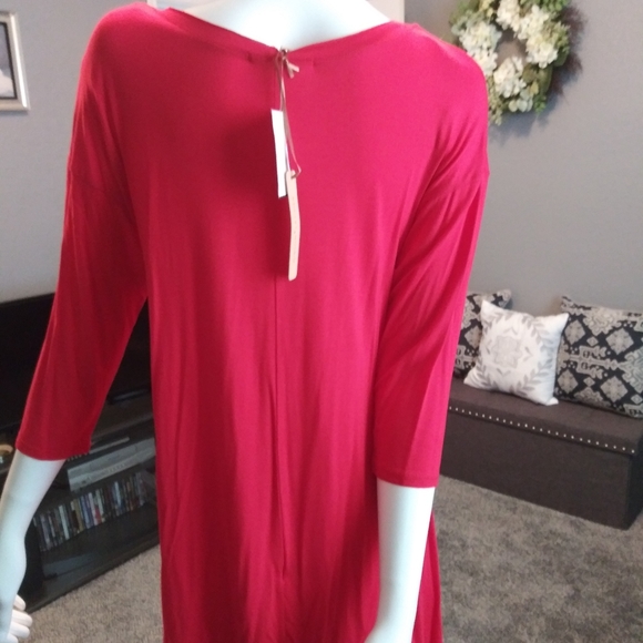 Red top - Picture 2 of 4